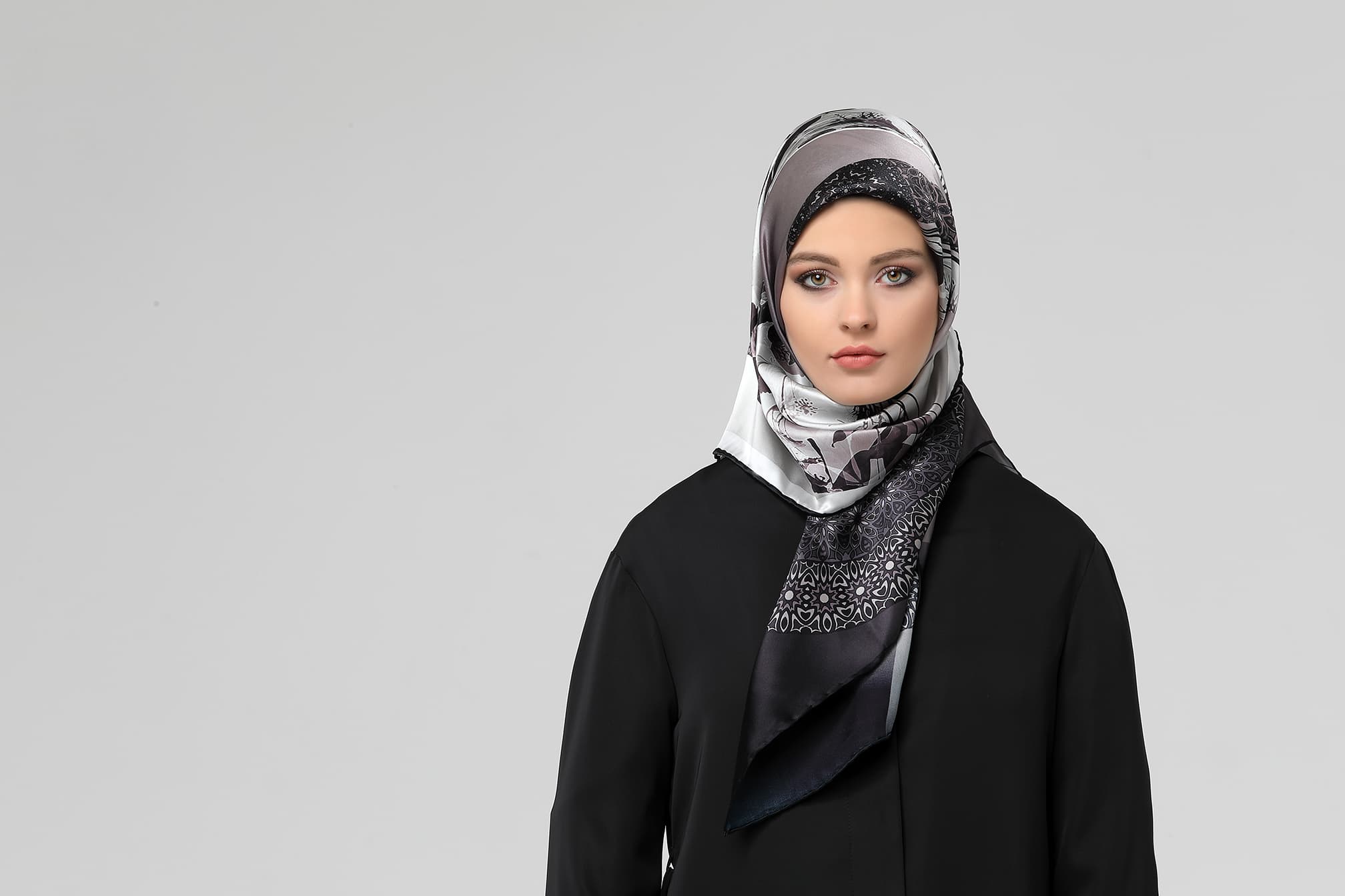 Orkide Tekstil ipek eşarp ve fular kreasyonu — desen arşivinden Nº 09