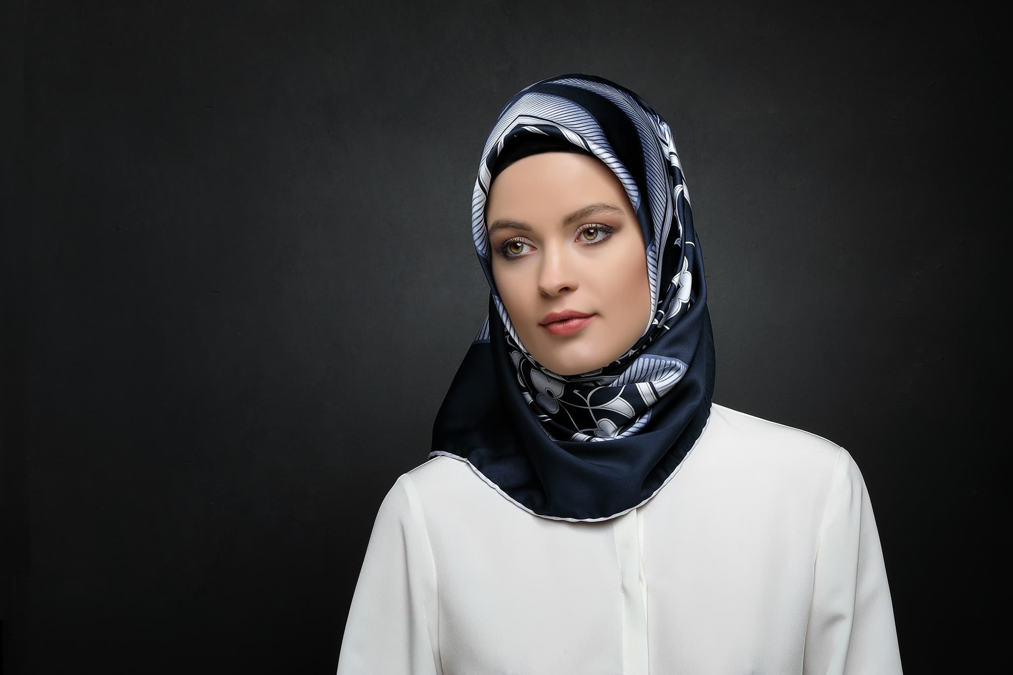 Orkide Tekstil ipek eşarp ve fular kreasyonu — desen arşivinden Nº 07